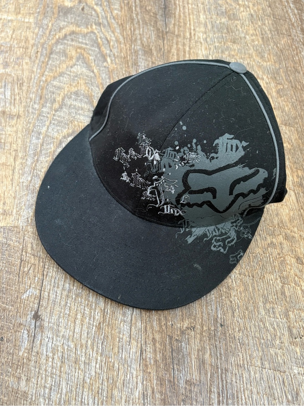 Fox Black and Gray Graphic Flat-Brim Hat